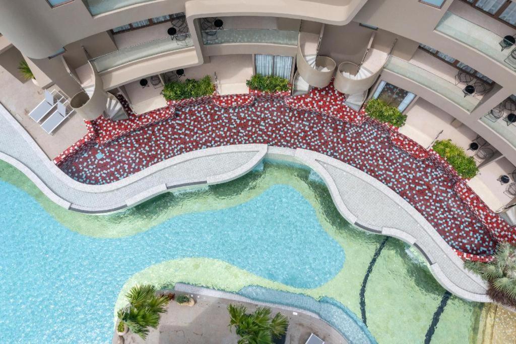 Metadee Elite Hotel Pantai Kata Bagian luar foto