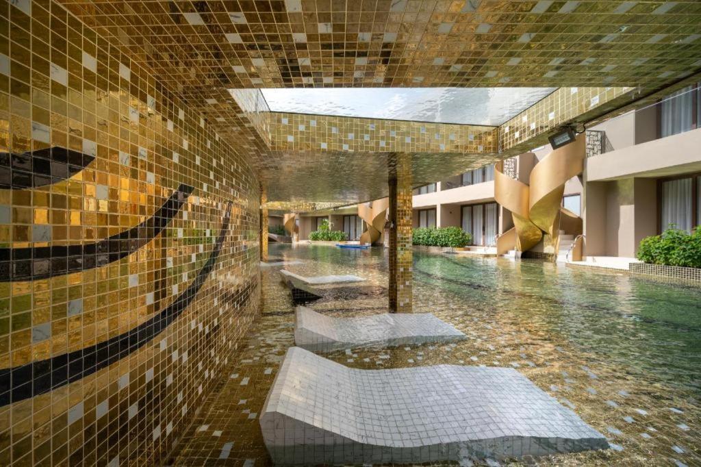 Metadee Elite Hotel Pantai Kata Bagian luar foto