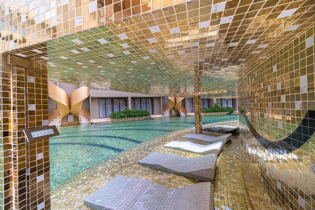 Metadee Elite Hotel Pantai Kata Bagian luar foto