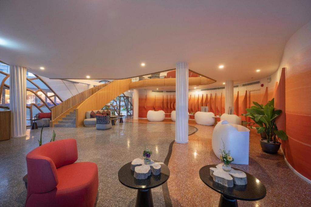 Metadee Elite Hotel Pantai Kata Bagian luar foto