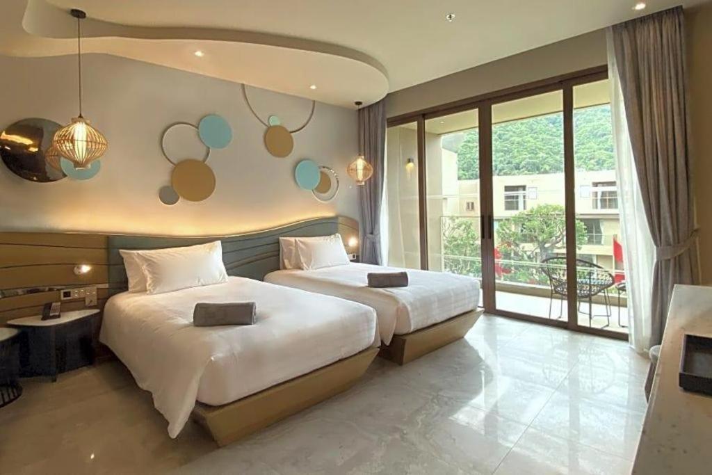 Metadee Elite Hotel Pantai Kata Bagian luar foto