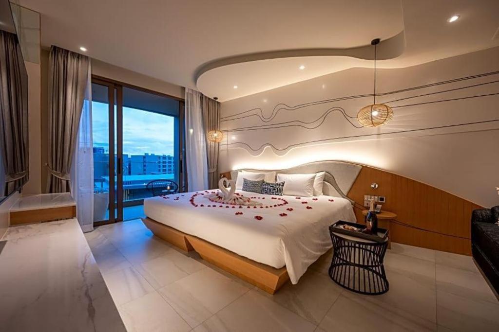 Metadee Elite Hotel Pantai Kata Bagian luar foto