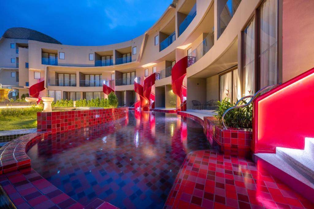 Metadee Elite Hotel Pantai Kata Bagian luar foto