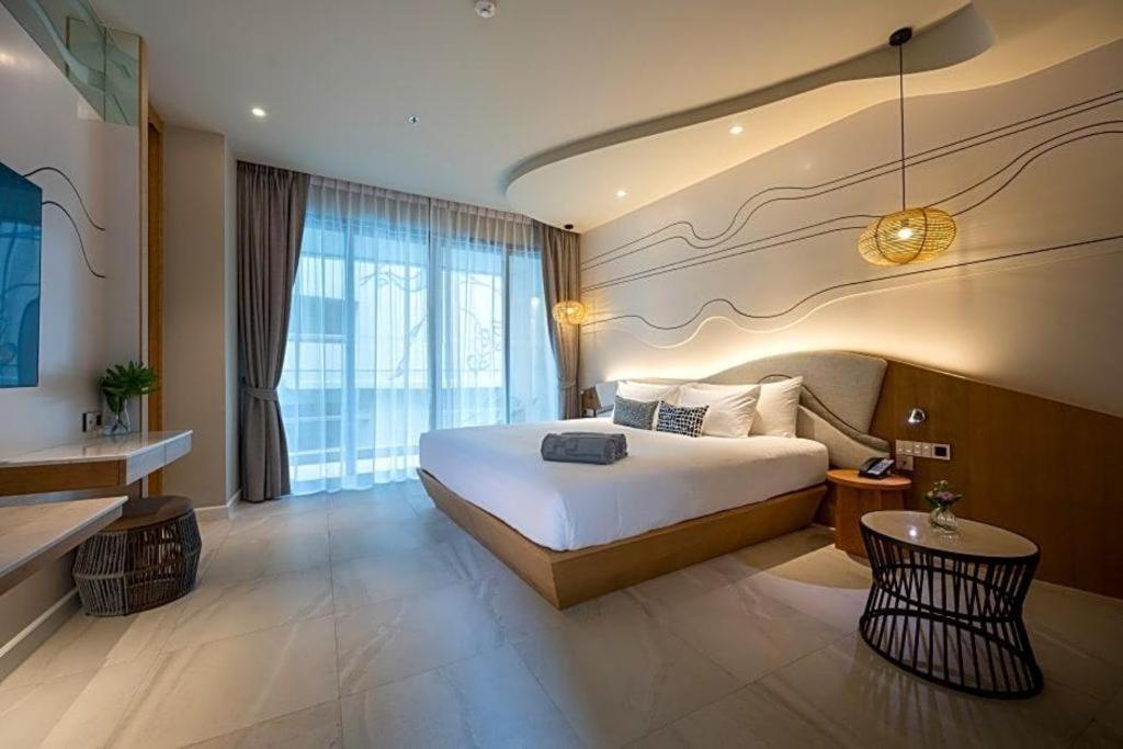 Metadee Elite Hotel Pantai Kata Bagian luar foto