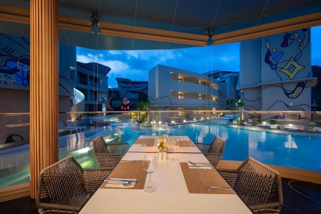 Metadee Elite Hotel Pantai Kata Bagian luar foto